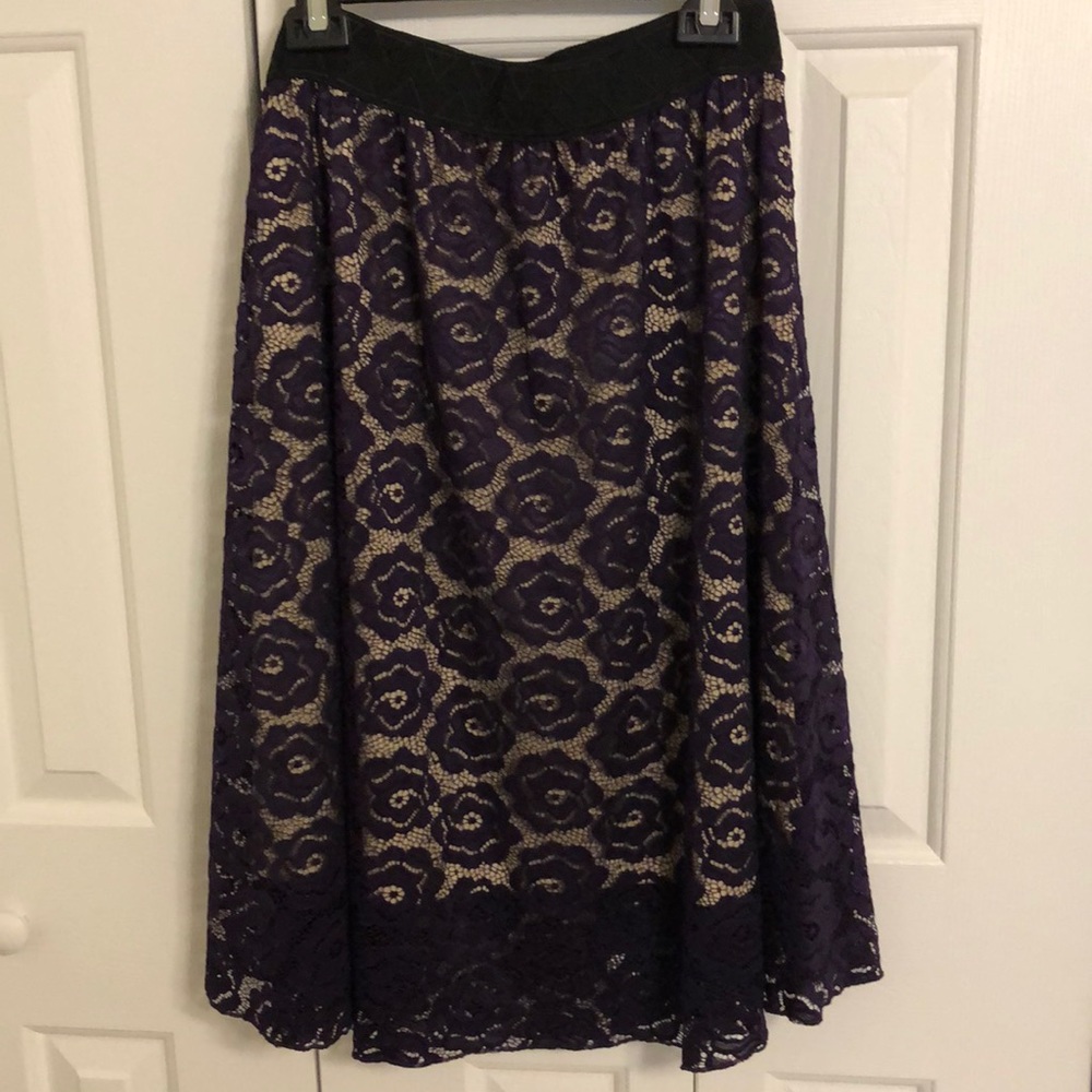 Lularoe Lola skirt size L dark purple lacy fabric